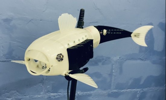水中で動くロボフィッシュ　出展：サリー大学